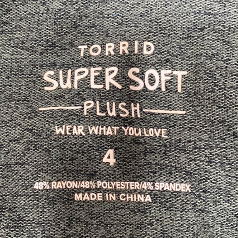 Torrid Super Soft Plush Hooded Long Sleeve Ruffle Top in Headered Green size 4X - Picture 9 of 11
